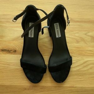 Steve Madden suede sandals